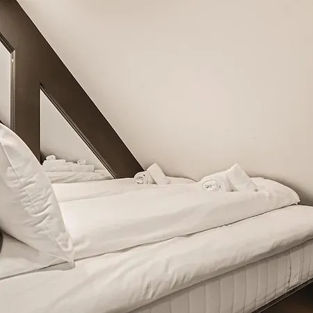 Dinbnb I Penthouse 250m From Center I Privat Balcony Apartmán *