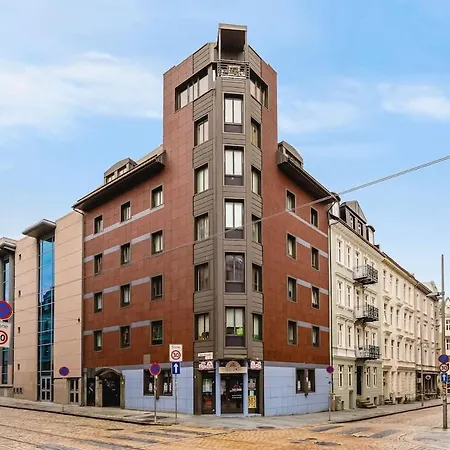 Dinbnb I Penthouse 250m From Center I Privat Balcony Apartmán *